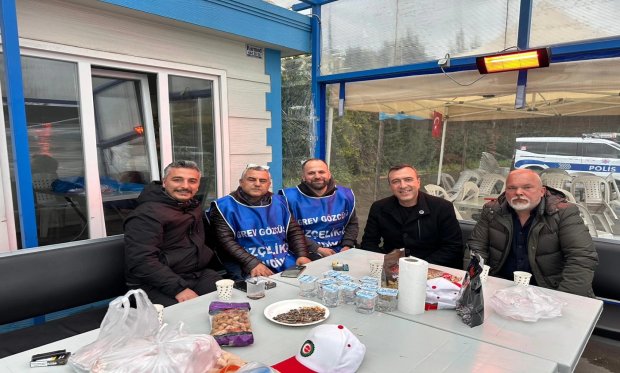 1 Mayıs’ta grevde olan Bekaert Fabrikası emekçilerimizi ziyaret ettik.